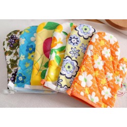 Cotton Heat-insulation  Gloves Oven Glove Household Kitchen Accessories Colors are shipped randomly