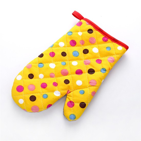 Thickened Heat Insulation Microwave Oven Gloves  Protective Hand Cover Kitchen Accessories Big dot yellow