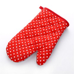 Thickened Heat Insulation Microwave Oven Gloves  Protective Hand Cover Kitchen Accessories Dot red